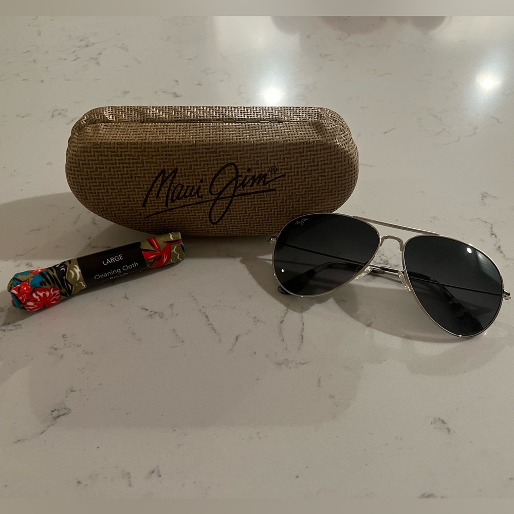 Like new Maui Jim Mavericks sunglasses unisex